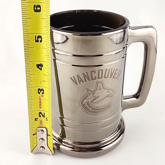 ⭐️3/ $30⭐️ Vancouver Canucks Gunmetal Steel Glass Beer Stein Size 15 OZ - Picture 12 of 12